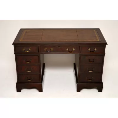 Antiker Georgian Mahagoni Pedestal Schreibtisch