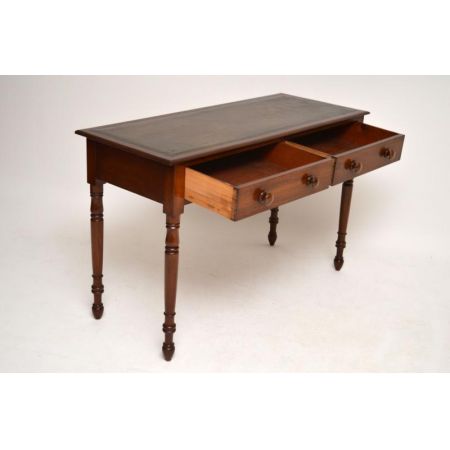 Mahagoni-Leder-Schreibtisch "Queen Victoria"