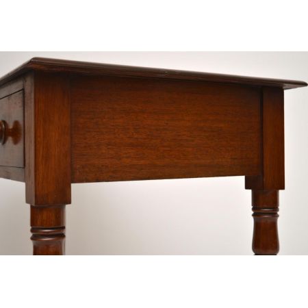 Mahagoni-Leder-Schreibtisch "Queen Victoria"