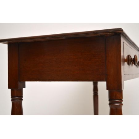 Mahagoni-Leder-Schreibtisch "Queen Victoria"