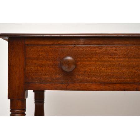 Mahagoni-Leder-Schreibtisch "Queen Victoria"