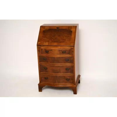 Antiker Nussbaum Burr Schreibtisch