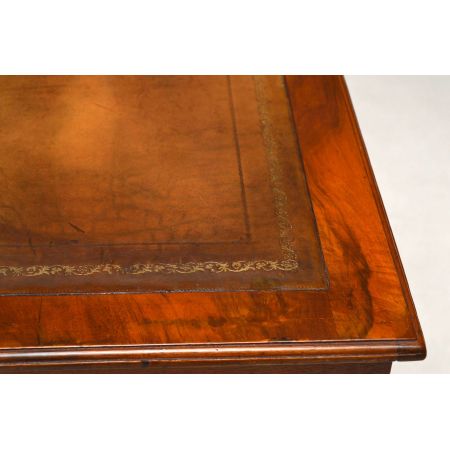 Antiker Victorian Nussbaum Leder Schreibtisch