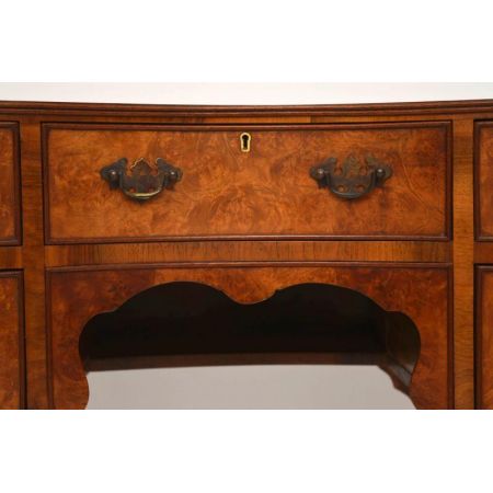 Antiker Burr Nussbaum Kidney Schreibtisch /Frisierkommode