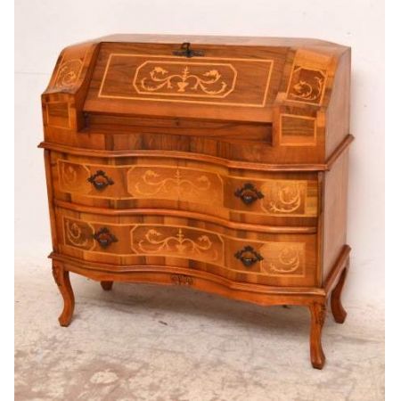 Antikes Bueau ungwönlich intarsiert 