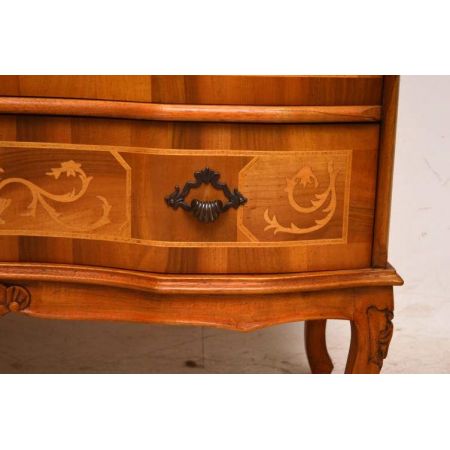 Antikes Bueau ungwönlich intarsiert 