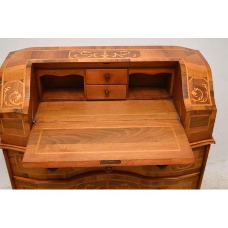 Antikes Bueau ungwönlich intarsiert 