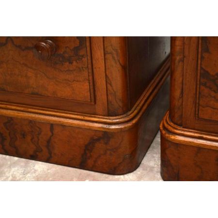 Antike Nachtschränkchen H.Ogden Manchester