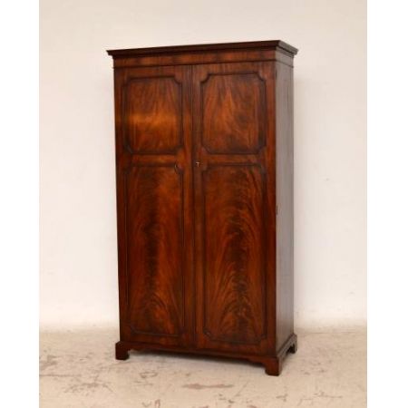 Antiker 2 türiger  Mahagony Kleiderschrank 