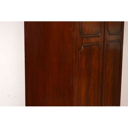 Antiker 2 türiger  Mahagony Kleiderschrank 