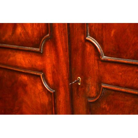 Antiker 2 türiger  Mahagony Kleiderschrank 