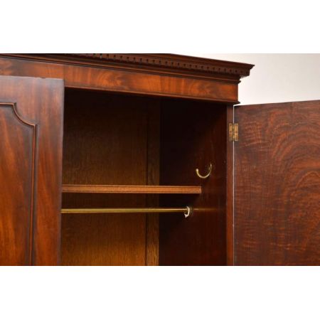 Antiker 2 türiger  Mahagony Kleiderschrank 