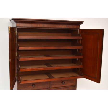 Toller antiker Wäscheschrank Linen Press