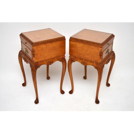 Ein Paar antiker Burr Nussbaum Nachttische