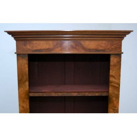 Ein Paar hohe antike Victorian Burr Nussbaum Bücherschränke