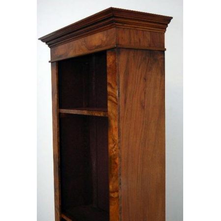 Ein Paar hohe antike Victorian Burr Nussbaum Bücherschränke