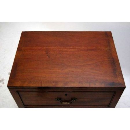 Ein Paar antiker Georgean Mahagoni Nachttische