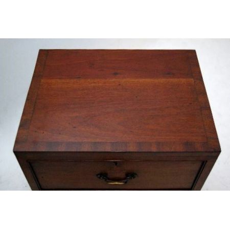 Ein Paar antiker Georgean Mahagoni Nachttische