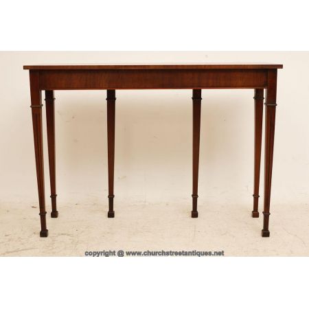 Langer antiker Georgian Beistelltisch