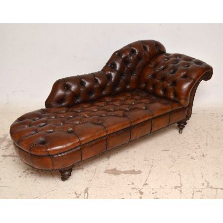 "Victorian Deep Buttoned Leather Chaise Longue" antik