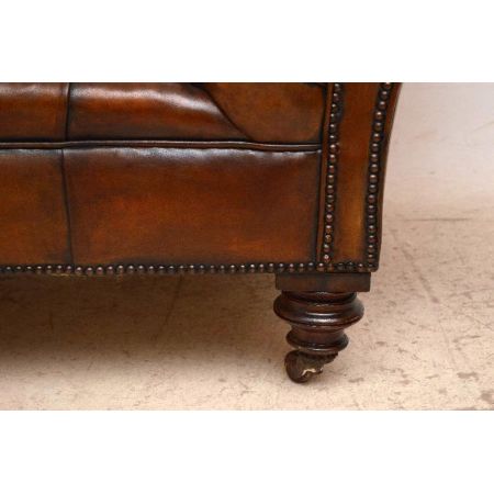 "Victorian Deep Buttoned Leather Chaise Longue" antik