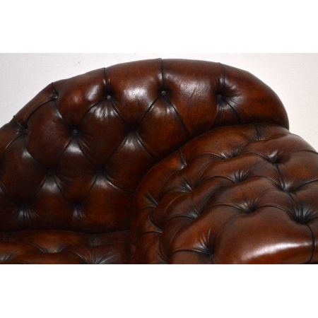 "Victorian Deep Buttoned Leather Chaise Longue" antik