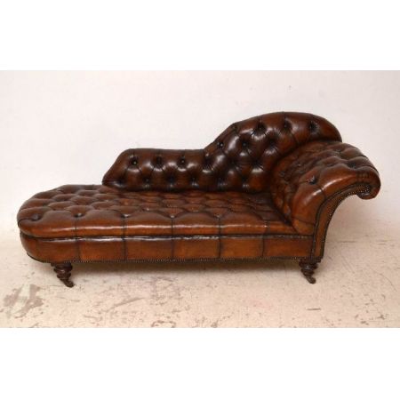 "Victorian Deep Buttoned Leather Chaise Longue" antik