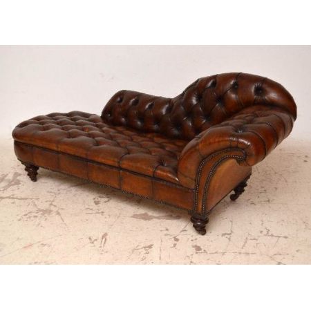 "Victorian Deep Buttoned Leather Chaise Longue" antik