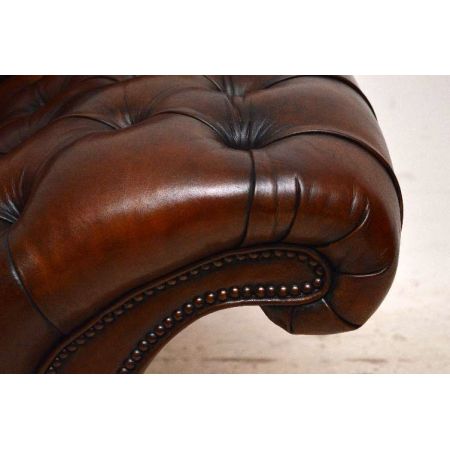 "Victorian Deep Buttoned Leather Chaise Longue" antik