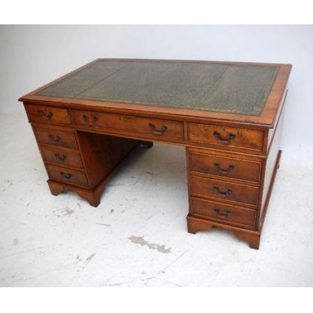 Großer Schreibtisch - Georgian Style - Eibe