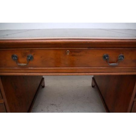 Großer Schreibtisch - Georgian Style - Eibe