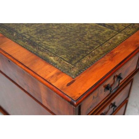 Großer Schreibtisch - Georgian Style - Eibe