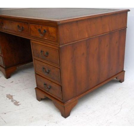 Großer Schreibtisch - Georgian Style - Eibe