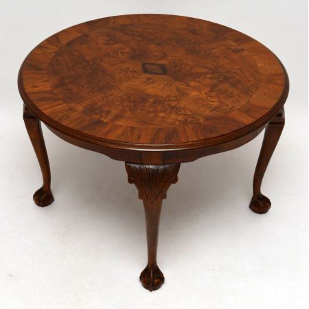 Großer Antiker Nussbaum Round Coffee Table