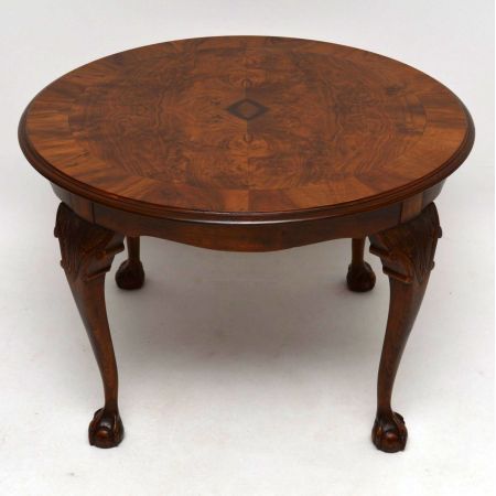 Großer Antiker Nussbaum Round Coffee Table