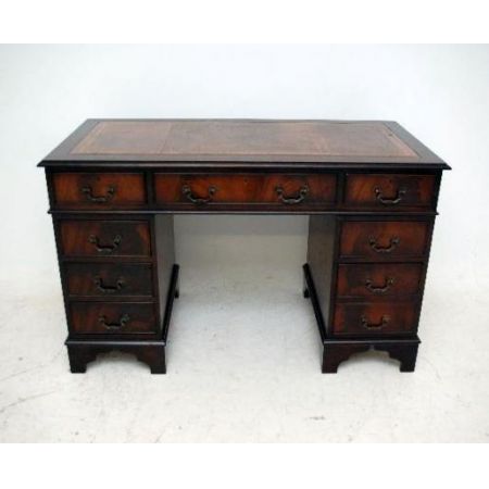 Mahagoni Schreibtisch mit  handgeprägter Lederplatte 9 Schubladen 