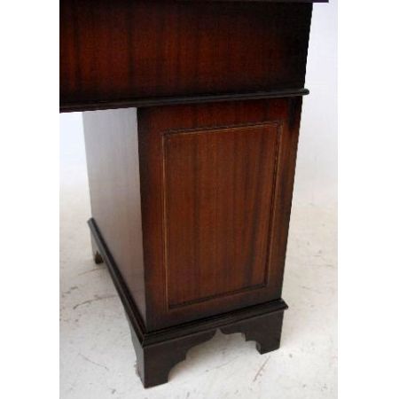 Mahagoni Schreibtisch mit  handgeprägter Lederplatte 9 Schubladen 