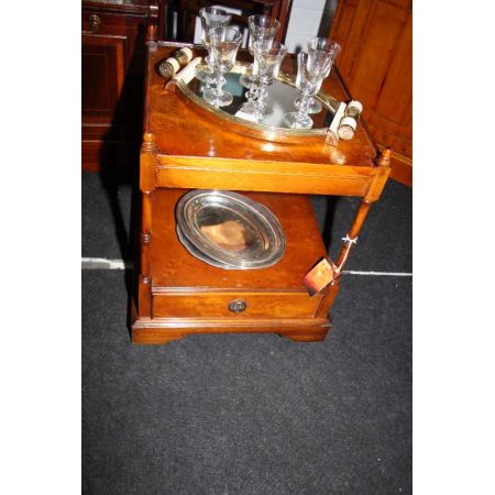 "Lamp Table" Lampen- und Sofatisch in Eibe 