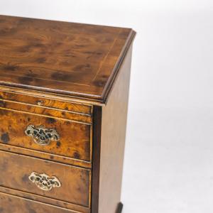 Edwardian Style Kommode, TV Cabinet, Schallplattenregal,