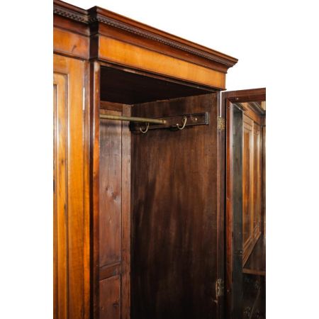 Antiker Viktorianischer Kleiderschrank aus Mahagoni