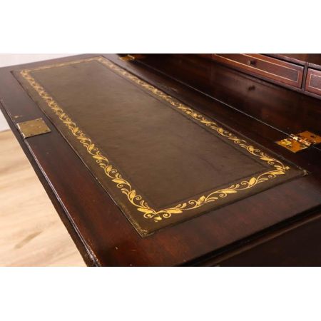 Antiker Sekretär, Bureau aus Mahagoni Massivholz, mit Intarsien besetzt