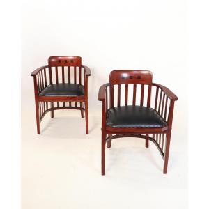 Ein Paar Armchairs / Bürostühle aus Mahagoni mit Leder, schwarz