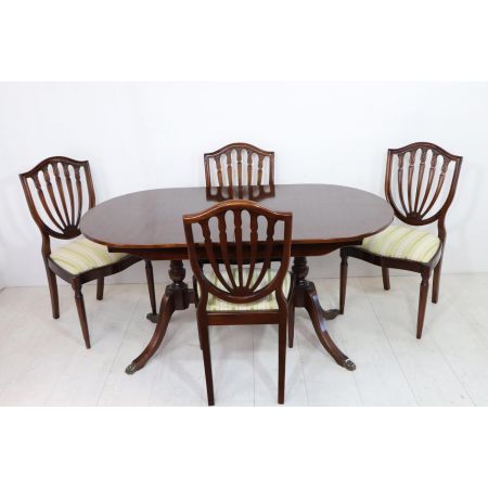 Eleganter Esstisch im Regency Style, ausziehbar, in Mahagoni