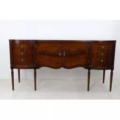 Elegantes Sideboard im klassischen englischen Stil, in Mahagoni