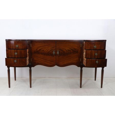 Elegantes Sideboard im klassischen englischen Stil, in Mahagoni