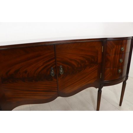 Elegantes Sideboard im klassischen englischen Stil, in Mahagoni