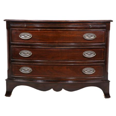 Englische Bowfront Kommode mit feiner Intarsie und ausziehbarer Ablagefläche, in Mahagoni