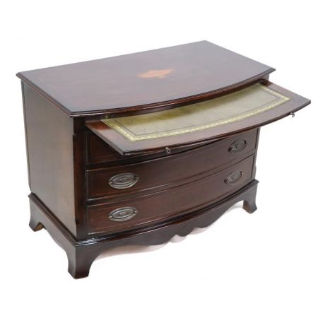 Englische Bowfront Kommode mit feiner Intarsie und ausziehbarer Ablagefläche, in Mahagoni