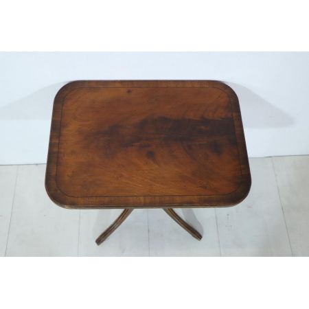 Englischer Beistelltisch / Side Table mit Bandintarsie