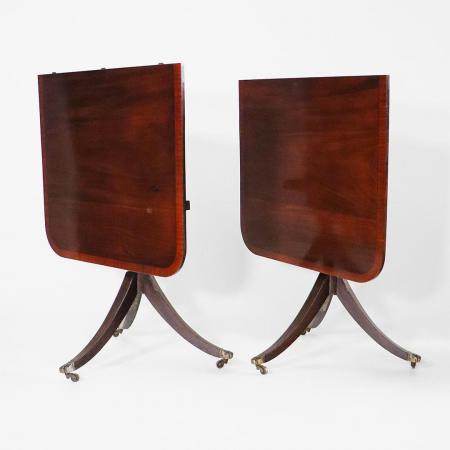 Antiker Esstisch aus Mahagoni